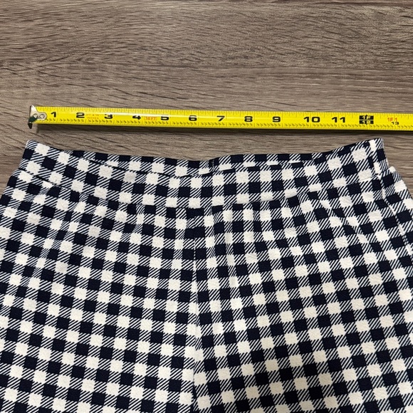 Cream Crop Top and Checkered Leggings Set - Picture 5 of 10